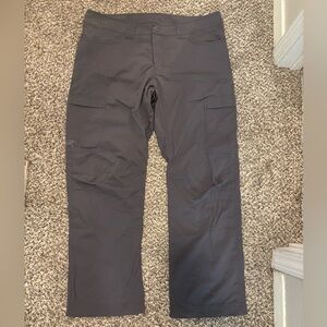 Arc’Teryx lightweight cargo pants. 36-30 men’s
